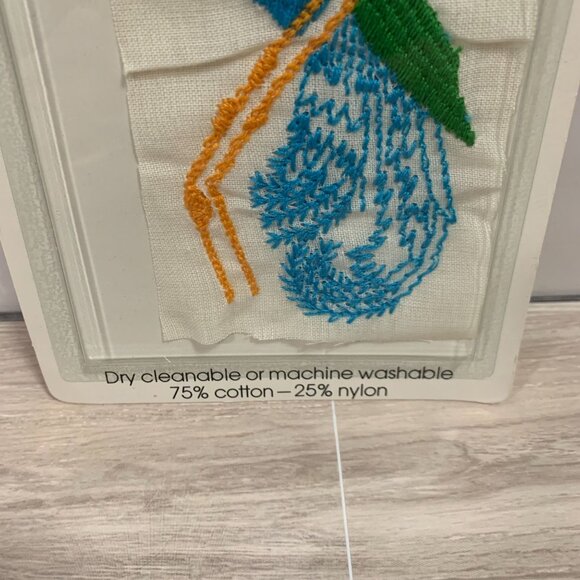 Vintage Iron On Net Vanishes Permanent Embroidery Bird Applique Patch NOS - Picture 4 of 7